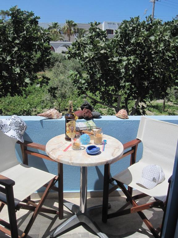 Villa Nikos Karamolegkos Kamari Kamári Exterior foto