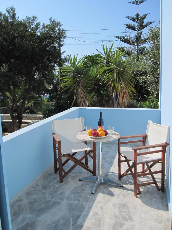 Villa Nikos Karamolegkos Kamari Kamári Quarto foto